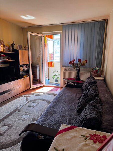 Obor, Colentina, Teiul Doamnei, langa sectia 7 politie.