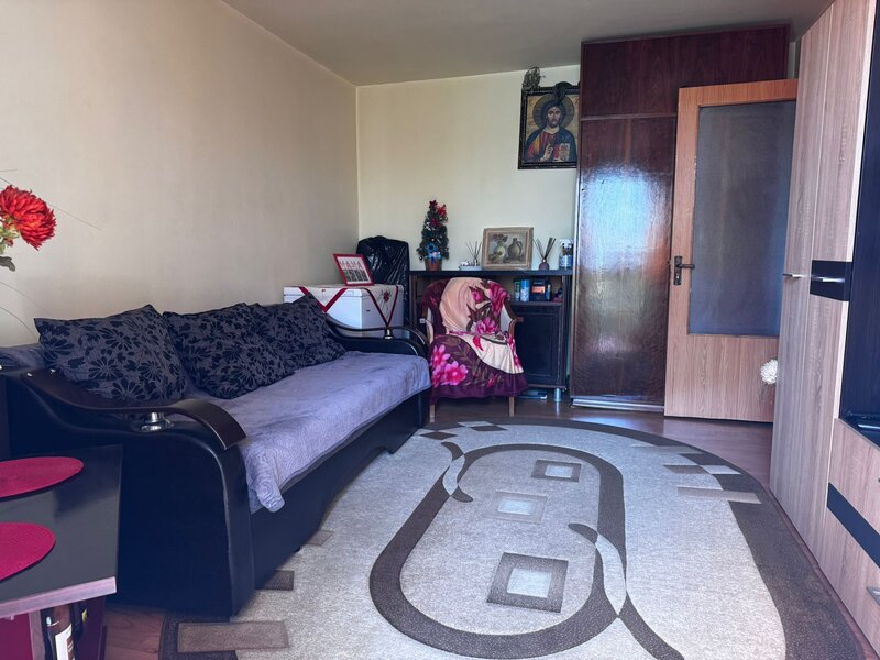Obor, Colentina, Teiul Doamnei, langa sectia 7 politie.